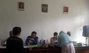 Pembagian Sertifikat Program PTSL Di Sambut Gembira Warga Desa Dayeuhluhur