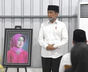 Presiden dan Keluarga Gelar Tahlilan untuk Almarhumah Ibunda Presiden Jokowi