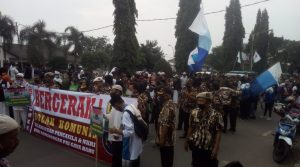 Aksi Damai Tolak RUU HIP Di Depan Kantor DPRD Karawang