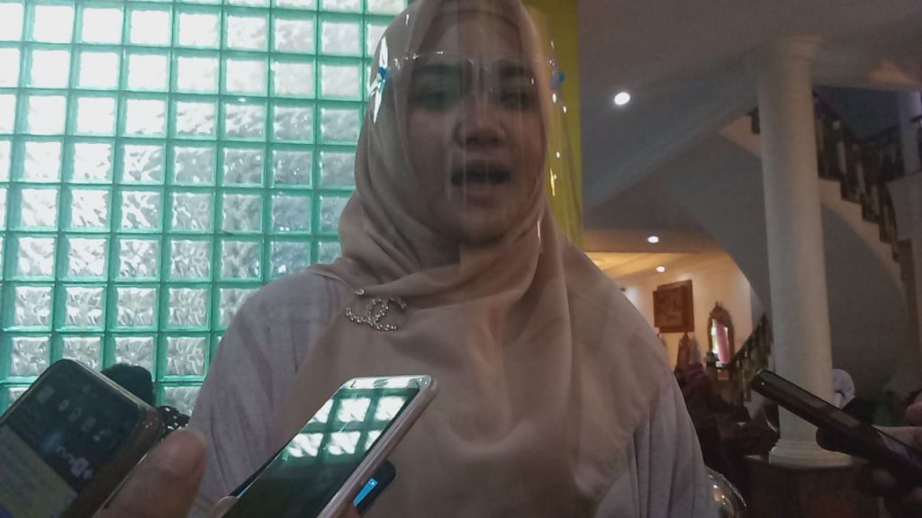 Gina Fadlia Swara : Masyarakat Dan Simpatisan Sambut Kepulangan Bunda Hajah Nurlatifah