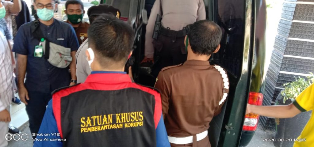 Diduga Korupsi, Kejaksaan Menahan Mantan Kepsek di Karawang