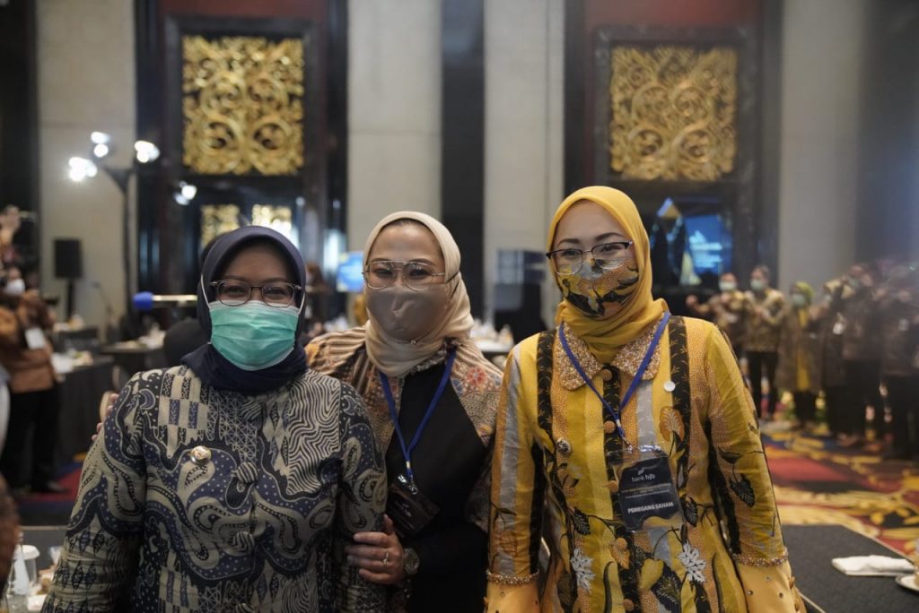 Bupati Karawang, dr. Hj. Cellica Nurrachadiana  Hadiri Rapat Umum Pemegang Saham (RUPS) Luar Biasa Bank BJB
