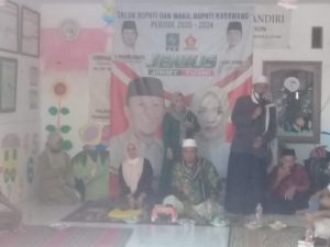 Yusni Rinjani mengunjungi Majlis Ta’lim Asya’adah untuk bersilaturahmi kemasyarakat