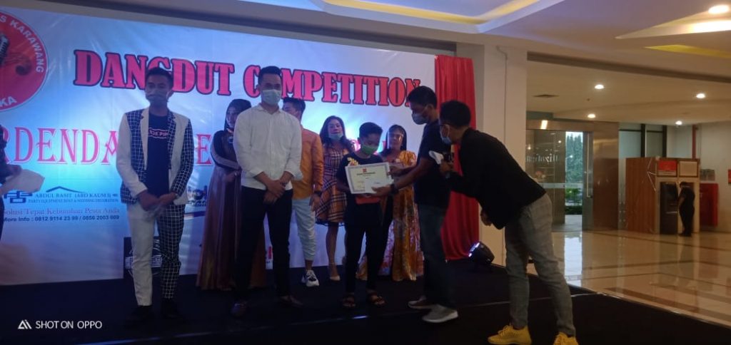 Bunda Shofi Kontes Dangdut  Termotifasi  Karena Dibidang Seni Tarik Suara