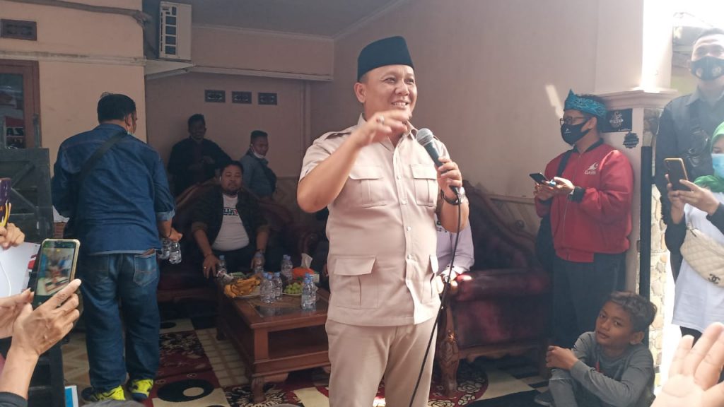 Paslon Bupati dan Wakil Bupati Ahmad Zamakhsyari dan Yusni Rinjani Bersama LSM NKRI Sapa warga Jatirasa Tengah