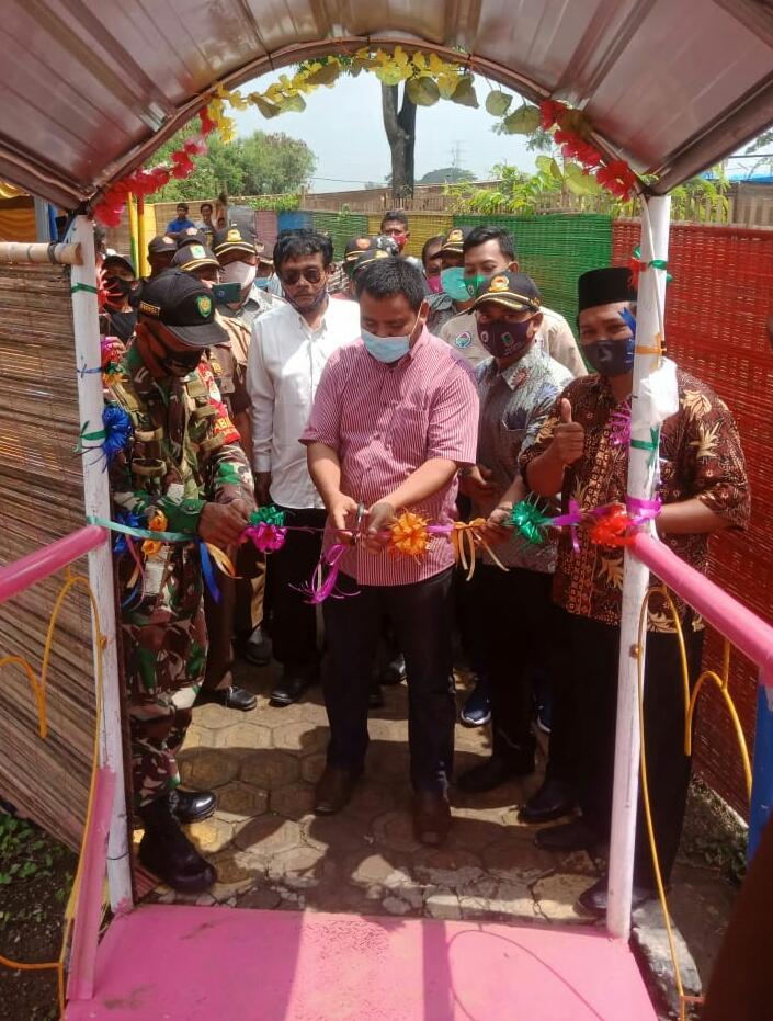 Wisata Kampung Pelangi Cibanteng Diresmikan