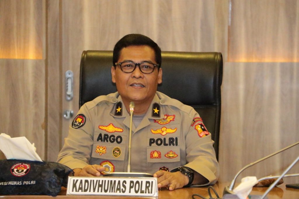 Polri Sebut Baliho Habib Rizieq Ditertibkan Karena Melanggar Perda