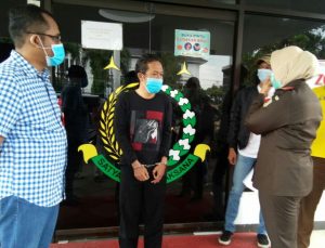Tim Kejari Karawang Ciduk Mantan Kades Lemahsubur Selepas nyoblos