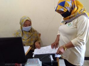 Pelayanan KTP Kecamatan Teluk Jambe Barat Beroprasi Mengikuti Protokol Kesehatan