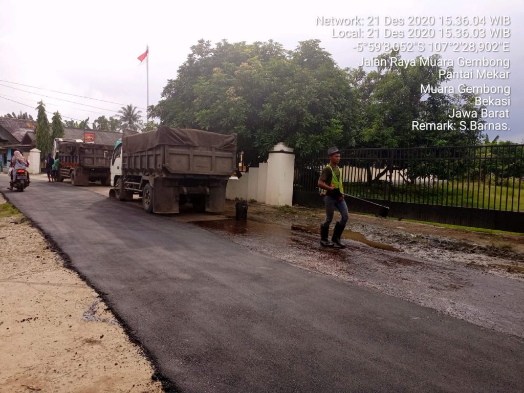 Di Duga Proyek Pengaspalan Dikampung Biyombong Dikerjakan Asal jadi Tidak Mengacu RAB.