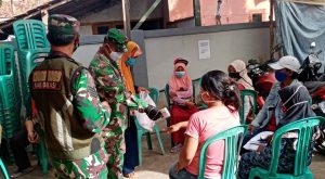 Danramil 03/Cb Bersama Anggotanya Lakukan Himbauan PDMPK Kepada Para Nasabah Di Kantor BRI