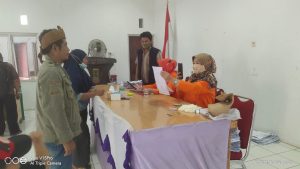 Sebanyak 1.497 KPM Di Kecamatan Karawang Timur Terima BST