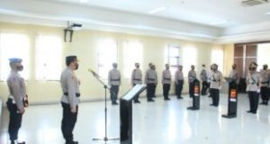 Sertijab Kapolsek Karawang dan Kapolsek Rengasdengklok, Berlangsung Di Aula Polres Karawang