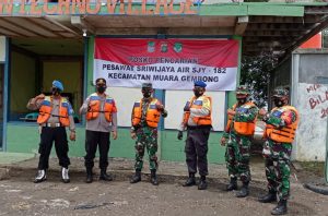 DANRAMIL 03/CABANGBUNGIN BERSAMA KAPOLSEK MUARAGEMBONG PIMPIN PENYISIRAN JATUHNYA PESAWAT SRIWIJAYA AIR