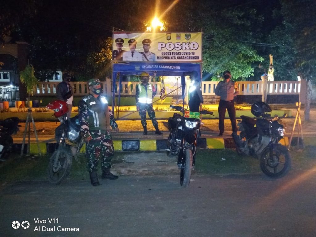 DANRAMIL 03/CABANGBUNGIN PIMPIN LANGSUNG PATROLI YUSTISI HARI KETIGA PEMBERLAKUAN PPKM