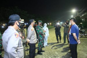 Sinergitas Kapolres Dan Dandim 0604 Karwang Laksanakan Giat Disiplinan Protokol Kesehatan