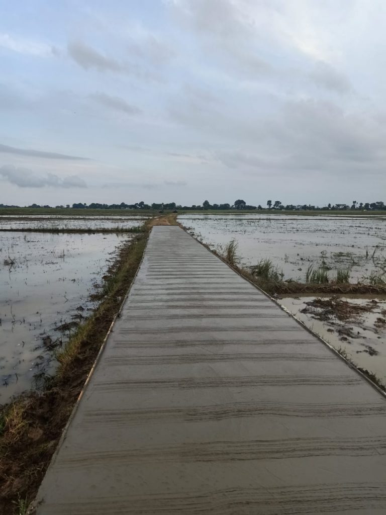 Pengerjaan Jalan H. Daam Dialihkan ke Dusun Burandul Perbatasan Desa Pasirkamuning