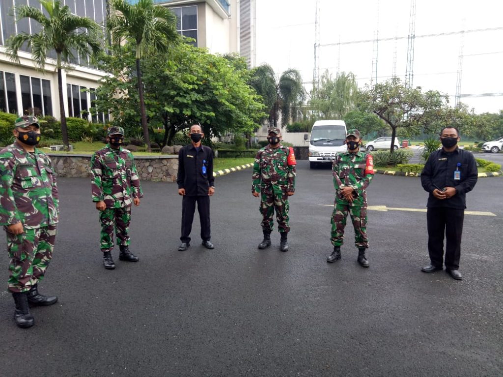 BABINSA KORAMIL 03/CABANGBUNGIN IKUT AMANKAN HOTEL JAVA PALACE TEMPAT REPATRIASI