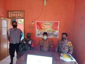 PPKM SEKALA MIKRO, BABINSA BERSAMA POLRI KOMSOS DENGAN APARATUR PEMERINTAHAN DESA