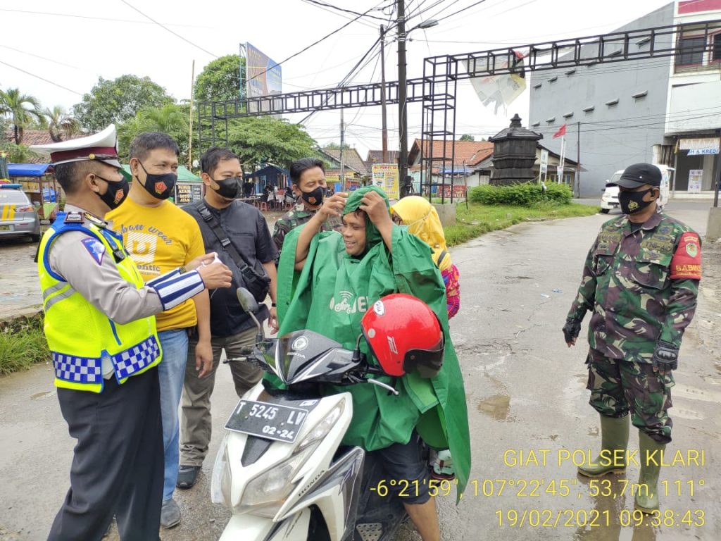 Giat Yustisi Polsek Klari Himbau Masyarakat Taati Protokol Kesehatan Ditengah Pandemi Covid-19