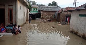 Relawan BAGUNA Sigap Tangani Banjir Di Desa Bojongsari