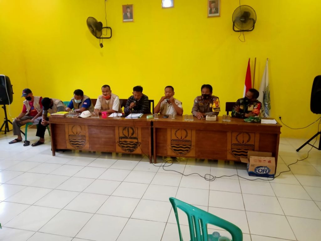 GUNA MENSUKSESKAN PILKADES, BABINSA HADIRI RAPAT PLENO PENETAPAN CALON KEPALA DESA