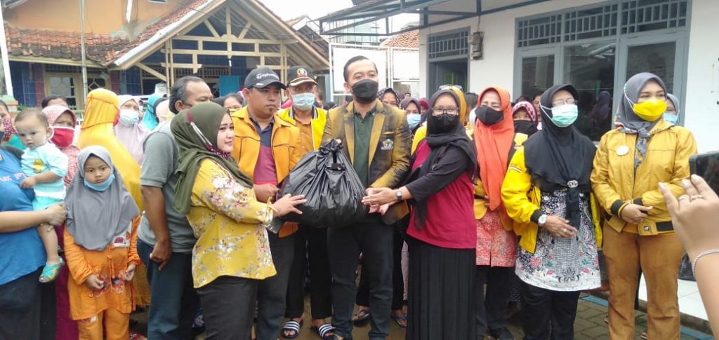 DPD Partai Golkar Kabupaten Karawan Tak Henti Lakukan Aksi Kemanusiaan