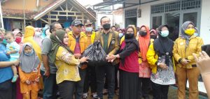 DPD Partai Golkar Kabupaten Karawan Tak Henti Lakukan Aksi Kemanusiaan