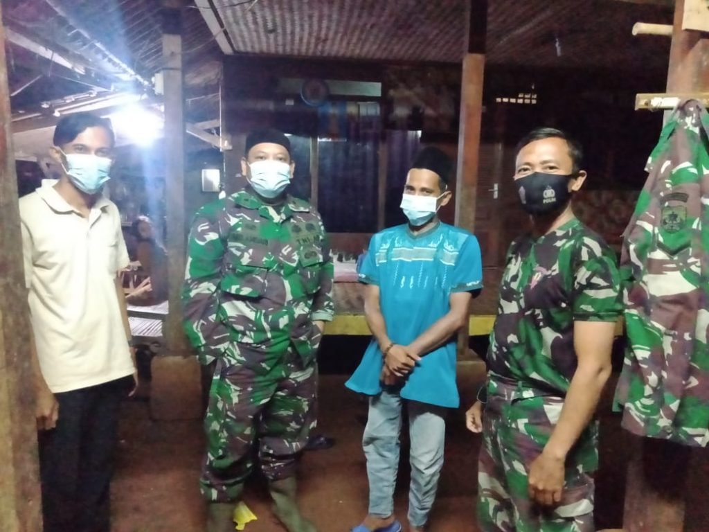 WARGA CILOA BANGGA RUMAHNYA DIJADIKAN TEMPAT MENGINAP SATGAS TMMD KODIM 0509/KAB.BEKASI