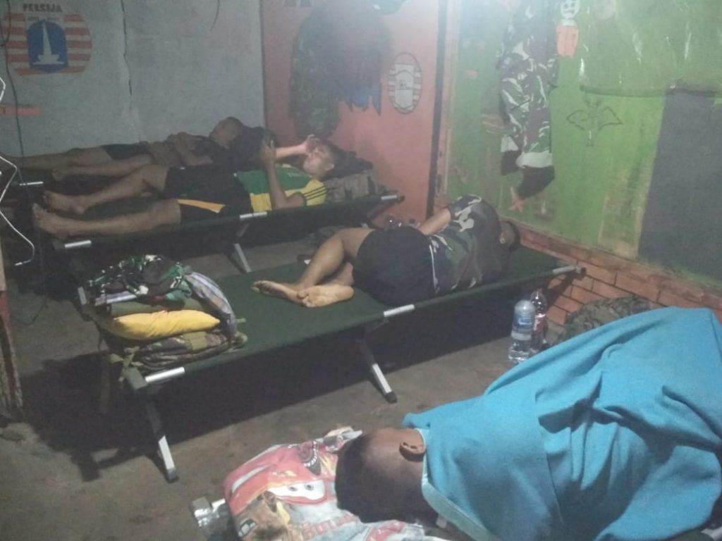 TIDUR DI RUMAH WARGA, TERUS BERKARYA UNTUK MEMBANTU WARGA