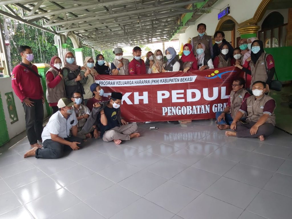 PEDULI KORBAN BANJIR, PARA PENDAMPING PKH KEMBALI ADAKAN PENGOBATAN GRATIS