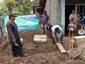 Komunitas Medsos BSB Bangun Rumah Yatim Piatu Warga Desa Karyamakmur