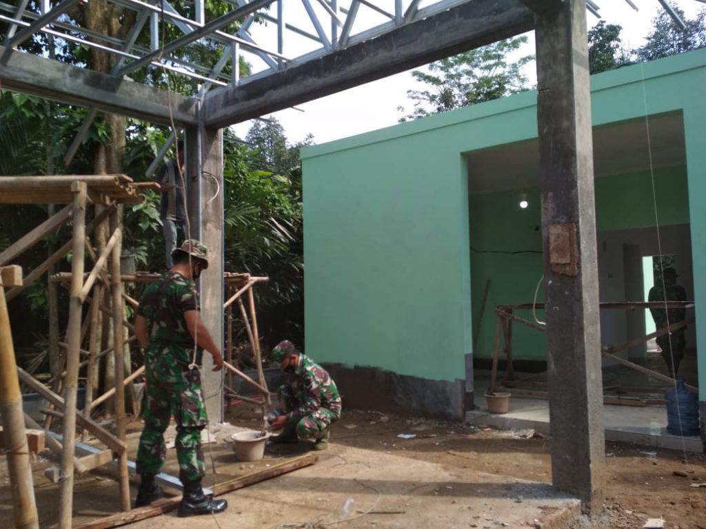 KEJAR TARGET, SATGAS TMMD SETU TAK HIRAUKAN LELAH DAN PANAS