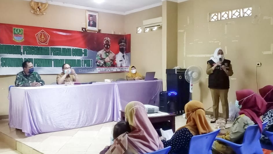 MASYARAKAT DESA KERTARAHAYU MENERIMA ARAHAN TENTANG PENCEGAHAN PENULARAN COVID 19