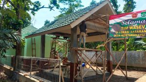 SATGAS TMMD BERSAMA WARGA KEJAR TARGET PENYELESAIAN GEDUNG POSYANDU