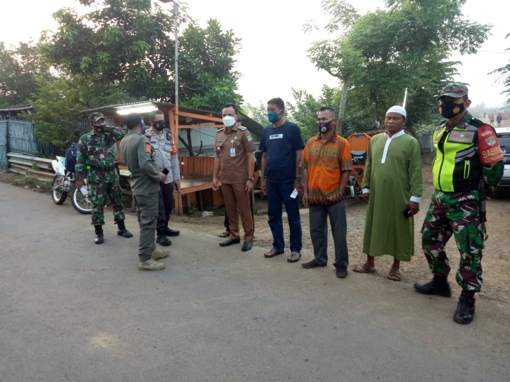 ANTISIPASI TAWURAN REMAJA, BABINSA BERSAMA PEMDES LAKSANAKAN PATROLI SUBUH