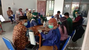 PUSKESMAS SUKATENANG GIAT LAKUKAN VAKSINASI SINOVAC DOSIS KEDUA UNTUK LANSIA
