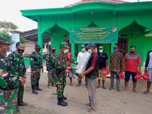 PEDULI DENGAN RUMAH IBADAH, KORAMIL 03/CABANGBUNGIN MELAKUKAN PENGECATAN MUSHOLA JAMATTUL INSAN