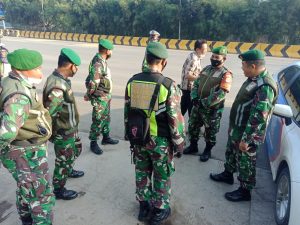 ANGGOTA KORAMIL 03/CABANGBUNGIN BANTU PENGAMANAN HARI BURUH INTERNASIONAL