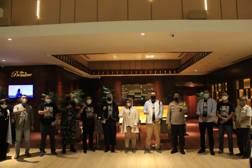 Peringatan May Day, Forkopimda Karawang Bersama Para Buruh Giat Nobar Film “Nasibmu Asep” Produksi Polres Karawang dan BCC Managent
