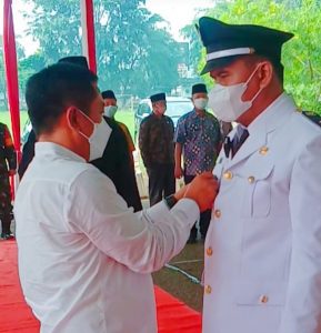 Wakil Bupati Karawang Hadiri Pelantikan Kades Cikampek Timur