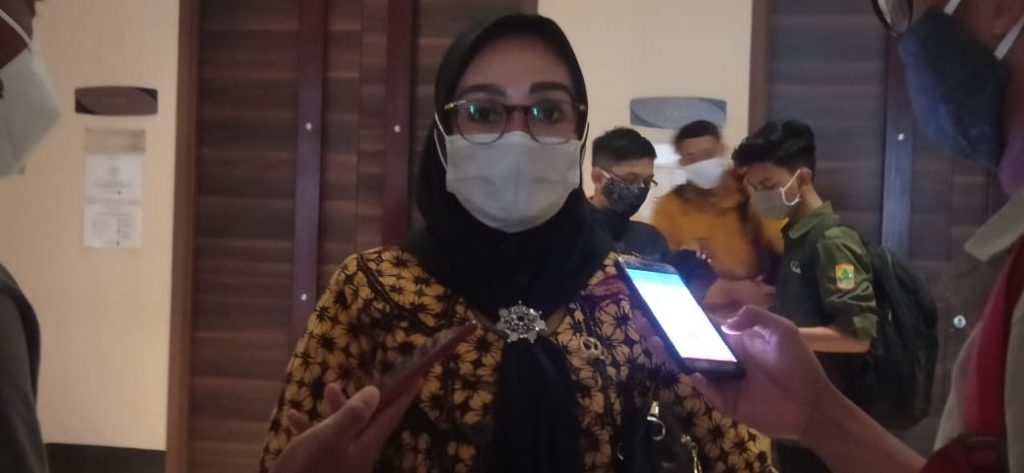 Hj. Sri Rahayu Agustina Minta Pada Pihak Terkait Supaya Anggaran DP3A Di Tambah Menjadi 10 Miliyar.