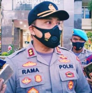 i Kepolisian Resort Karawang Bertindak Cepat Tangani Bocornya Pipa Gas Coustik Soda PT Pindo