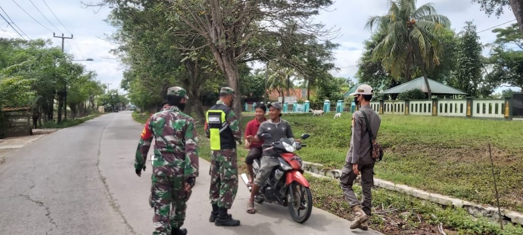 DISIPLIN MASKER, KORAMIL 03/CABANGBUNGIN BERSAMA SATPOL PP GELAR OPERASI YUSTI