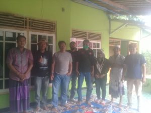 Staf Dan Redaksi Media Suratberita Sambangi Rumah Duka Ibunda Suryata SH