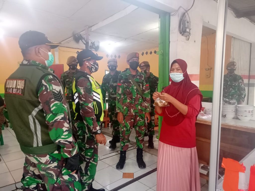 DIBANTU PASUKAN BKO KORAMIL 03/CABANGBUNGIN GELAR PATROLI PPKM DARURAT