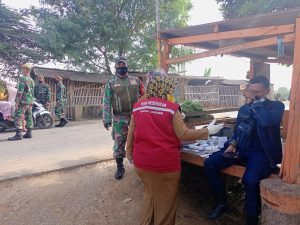 TEKAN PENYEBARAN COVID-19, KORAMIL 03/CABANGBUNGIN BERSAMA NAKES GELAR OPERASI YUSTISI DAN SWAB ANTIGEN