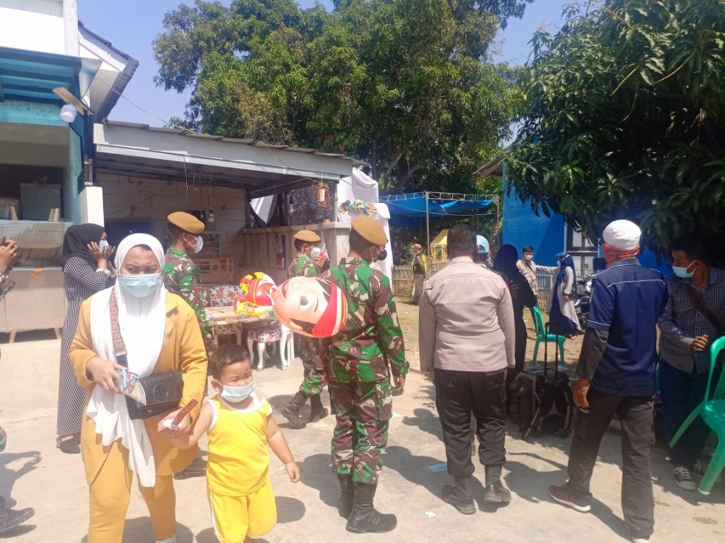 TNI/POLRI DAN SATPOL PP BUBARKAN KEGIATAN WARGA YANG NEKAT GELAR HAJATAN