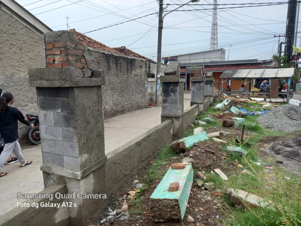Pekerjaan Pemagaran Kelurahan Palumbonsari Di Duga Ada Itikad Tidak Baik Pihak Rekanan