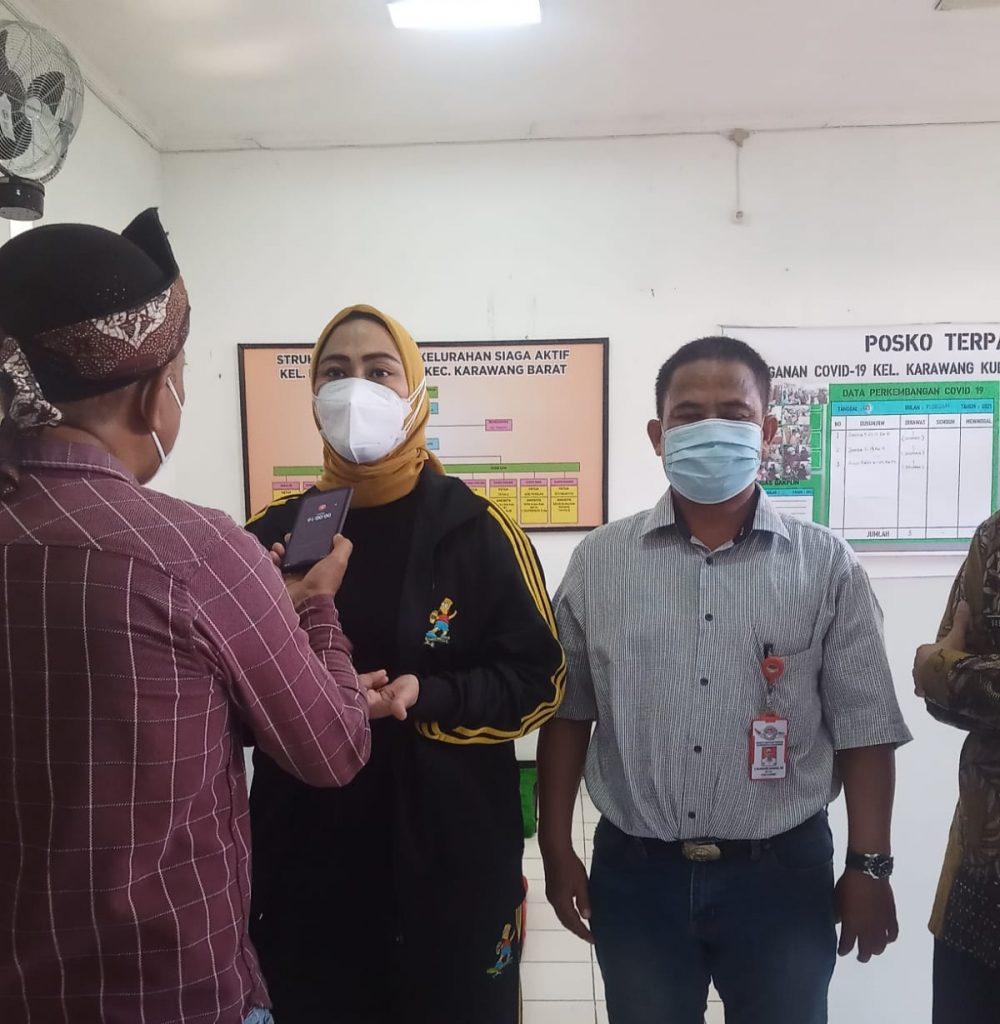 KETUA DPD J-P-K-P BERSAMA BUPATI KARAWANG TURUT HADIR DALAM ACARA PEMBGIAN  BERAS DARI KEMENSOS RI